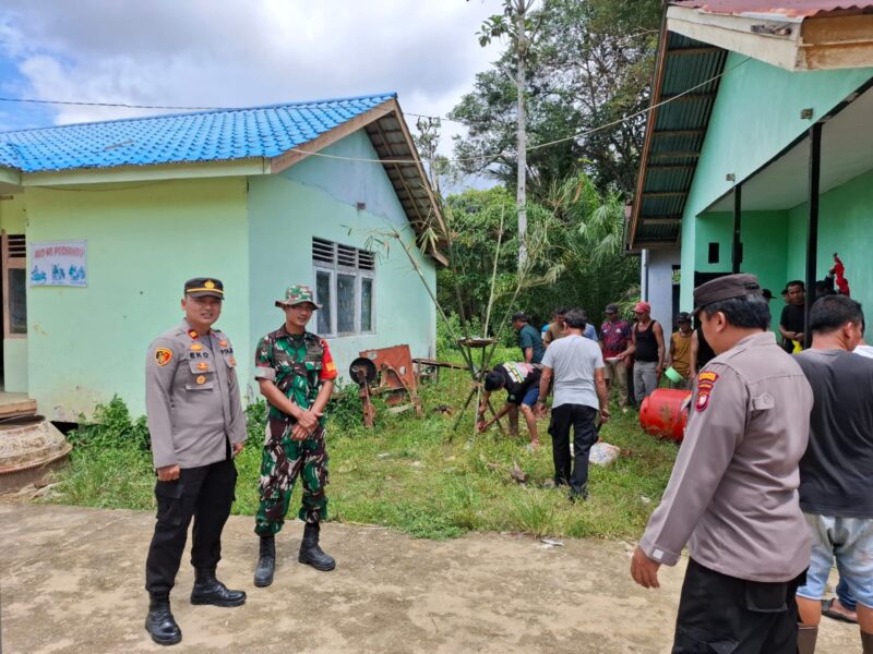 IPTU Eko Kurniawan Amankan Aksi Penolakan Masyarakat Adat Nyayum terhadap Pengukuran Lahan Eks PT Kebun Aria