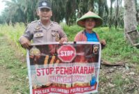 Polsek Belimbing Pasang Spanduk dan Edukasi Warga untuk Cegah Karhutla
