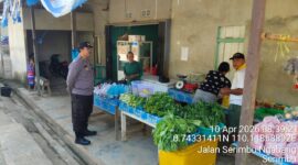 Patroli Siang Humanis Polsek Air Besar Sambangi Penjual Sayur