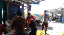 Bhabinkamtibmas Desa Sukabangun Intensifkan Sambang Warga dan Himbauan Kamtibmas di Kecamatan Delta Pawan