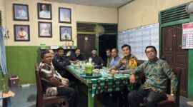 IPDA Septo Suria Gelar Ngopi Bareng Warga, Polsek Marau Perkuat Kamtibmas Kondusif