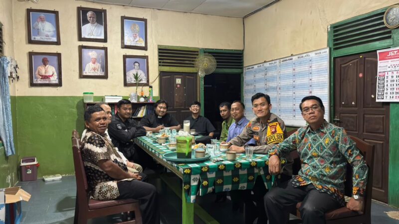 IPDA Septo Suria Gelar Ngopi Bareng Warga, Polsek Marau Perkuat Kamtibmas Kondusif