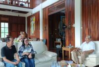 Gregorius Herkulanus Bala Kunjungi Rumah Kopi dr. H. Jarot Winarno di Kelam Permai