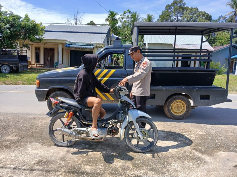 Polisi Hadir di Tengah Warga: Patroli Dialogis Jaga Kamtibmas di Hari Libur