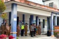 Polwan Polres Melawi Pimpin Upacara di SDN Nanga Pinoh, Tanamkan Nilai Disiplin