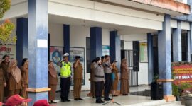 Brigpol Novi Supriyanti Pimpin Upacara di SDN 11 Nanga Pinoh