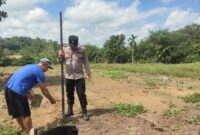Bhabinkamtibmas Polsek Menyuke Hadiri Kegiatan Penanaman Jagung Kuartal I Tahun 2026