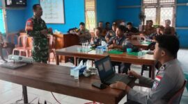 “Guna Memberikan Rasa Tanggung Jawab di Dalam Melaksanakan Tugas” Pj. Danramil Batang Lupar Berikan Materi Kedisiplinan kepada Linmas di Kantor Desa