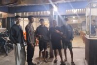 Patroli Malam Polsek Sengah Temila Sapa Pemuda dan Sampaikan Pesan Kamtibmas