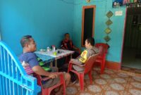 Teras Rumah Jadi Ruang Dialog, Bhabinkamtibmas Bangun Kepercayaan Warga