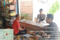 Di Bawah Terik Siang, Polisi Datangi Warga: Ada Pesan Penting yang Disampaikan