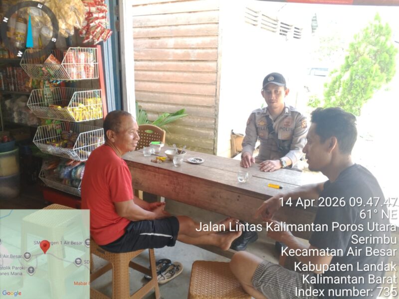 Di Bawah Terik Siang, Polisi Datangi Warga: Ada Pesan Penting yang Disampaikan