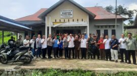 Kapolsek Sengah Temila Hadiri Sosialisasi Pembangunan SPAM Senakin, Wujud Komitmen Pelayanan Air Bersih untuk Masyarakat