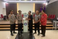 Polres Sintang Gelar Aksi Sosial, Salurkan Bantuan dan Makanan Siap Santap kepada Warga