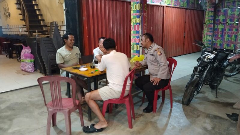 Sentuhan Humanis Polisi di Malam Hari, Sapa dan Himbau Warga