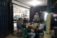 Warga Nongkrong Dapat Imbauan Langsung, Polisi Ingatkan Ancaman Kejahatan Malam Hari