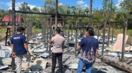 Rumah Betang di Desa Poring Melawi Hangus Terbakar, Polisi Langsung Cek TKP