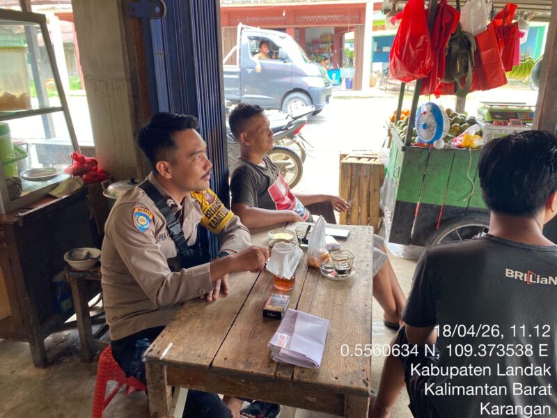 Bhabinkamtibmas Ajak Warga Jaga Kamtibmas Tetap Kondusif di Kecamatan Mempawah Hulu