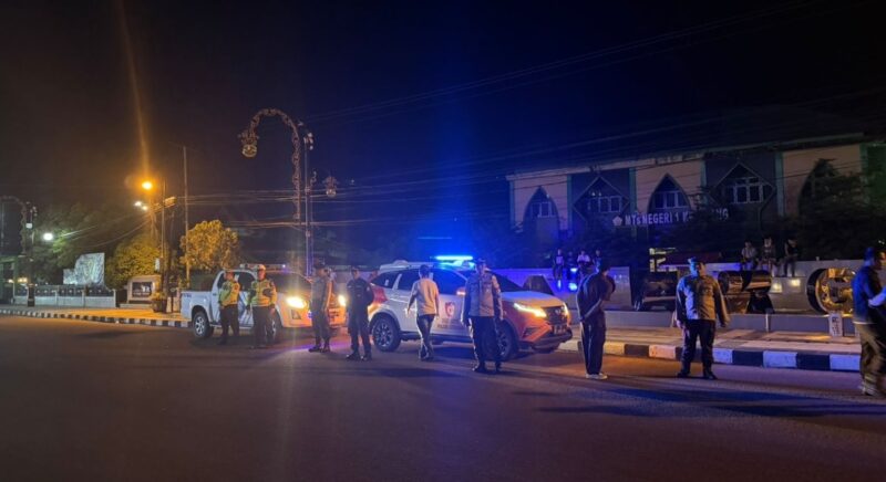 Pastikan Situasi Kamtibmas Malam Minggu Berlangsung Kondusif, Anggota Polres Ketapang Gelar Patroli Antisipasi Gangguan Kamtibmas dan Balap Liar