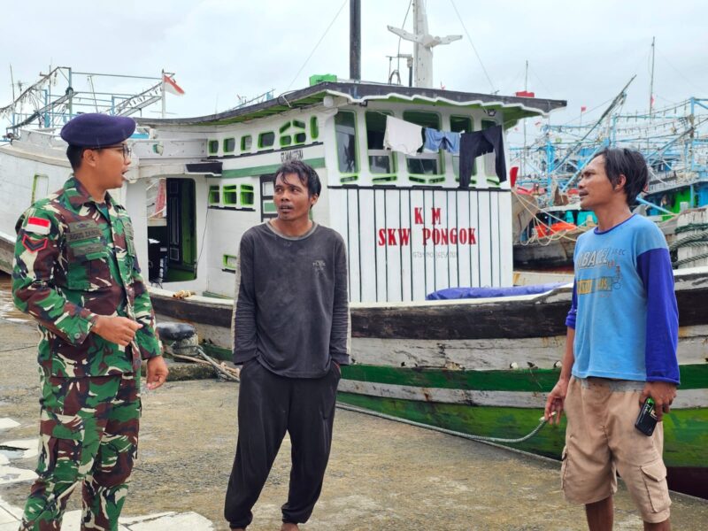 Babinpotmar Kodaeral XII Edukasi Keselamatan Nelayan di Sungai Rengas