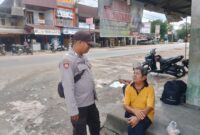 Personel Polsek Mempawah Hulu Sasar Pasar Karangan, Pastikan Situasi Tetap Kondusif