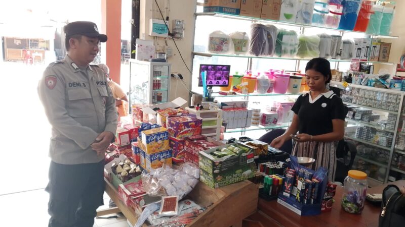 Patroli Rutin Polsek Kuala Behe Cegah Gangguan Kamtibmas di Mini Market