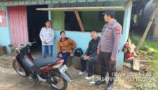 Polisi Humanis Sambangi Warga, Ingatkan Keselamatan Saat Hendak Bepergian