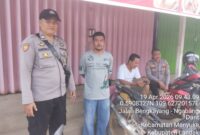 Patroli Dialogis Siang Hari Sampaikan Pesan serta Imbauan Kamtibmas kepada Warga