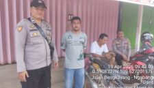Patroli Dialogis Siang Hari Sampaikan Pesan serta Imbauan Kamtibmas kepada Warga
