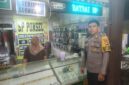 Cegah Aksi Pencurian, Bhabinkamtibmas Sambangi Counter HP di Malam Hari