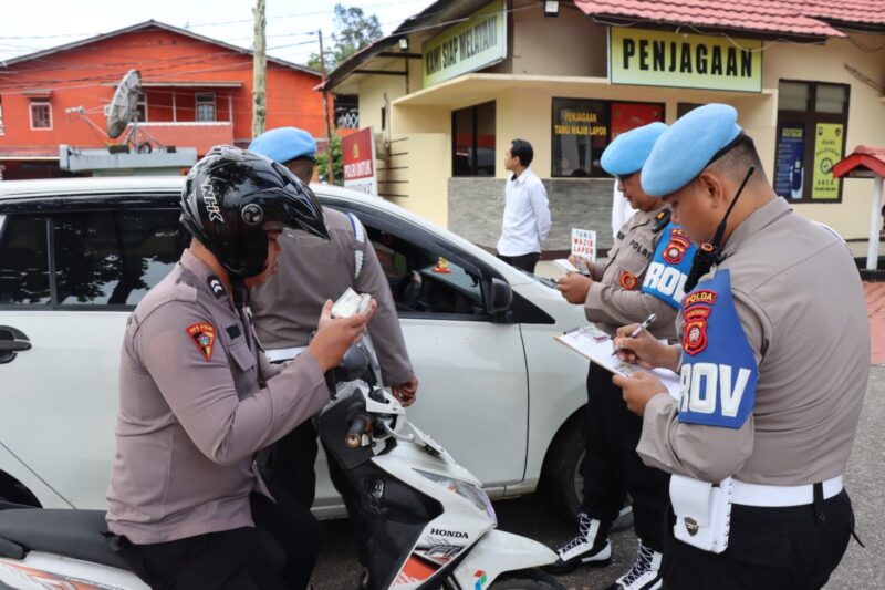 Pemeriksaan Kendaraan dan Identitas Anggota Dilakukan Saat Masuk Mapolres Melawi