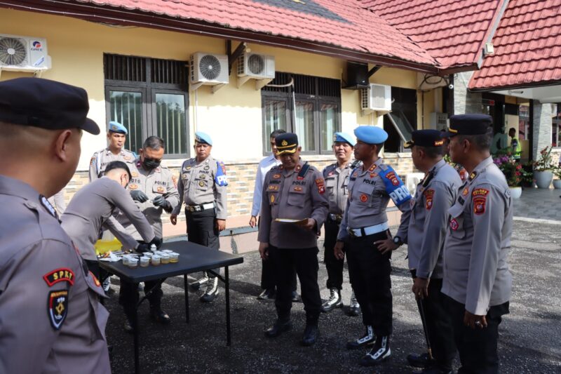 AKBP Bibit Triyono Pimpin Tes Urine Personel Polres Melawi di Mapolres