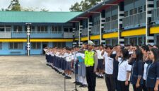 Police Goes to School, KBO Lantas Polres Melawi Jadi Inspektur Upacara di Yayasan Sungai Kehidupan Borneo