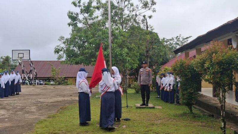 Aiptu Syamsul Jadi Pembina Upacara di SMPN 06 Nanga Pinoh, Tekankan Pembentukan Karakter dan Pencegahan Kenakalan Remaja