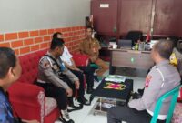 AIPTU Bambang dan Personel Polsek Mempawah Hulu Sosialisasikan Larangan Knalpot Brong di SMA Negeri 1 Mempawah Hulu