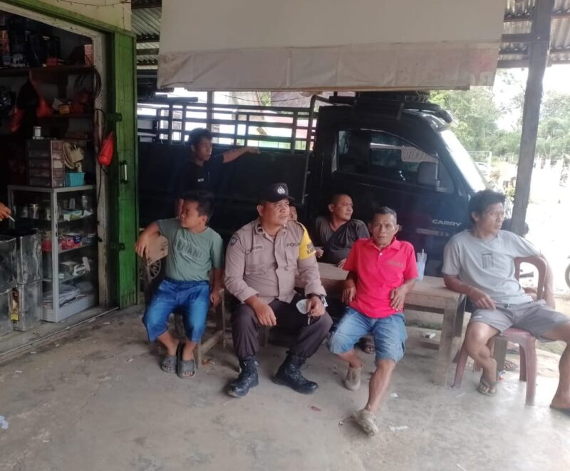 Dengan Sambang Dialogis Unit Binmas Polsek Kuala Behe Sampaikan Pesan Kamtibmas Kepada Masyarakat