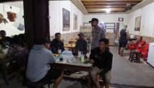 Polisi Turun Langsung, Patroli Malam di Mandor Ciptakan Rasa Aman di Tengah Warga