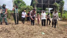 Polsek Sokan Bersama TNI dan Petani Optimalkan Lahan dengan Jagung Hibrida