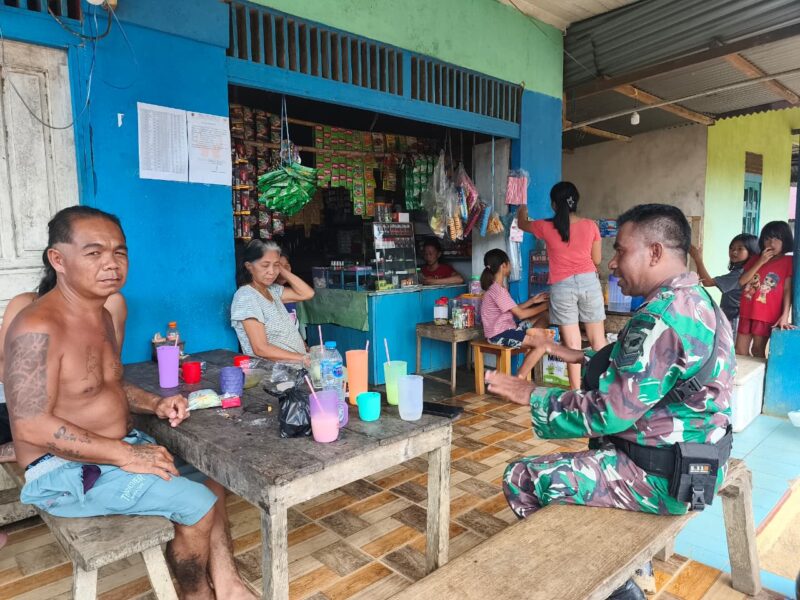 TNI Hadir di Tengah Masyarakat, Satgas TMMD Gelar Komsos di Sanggau