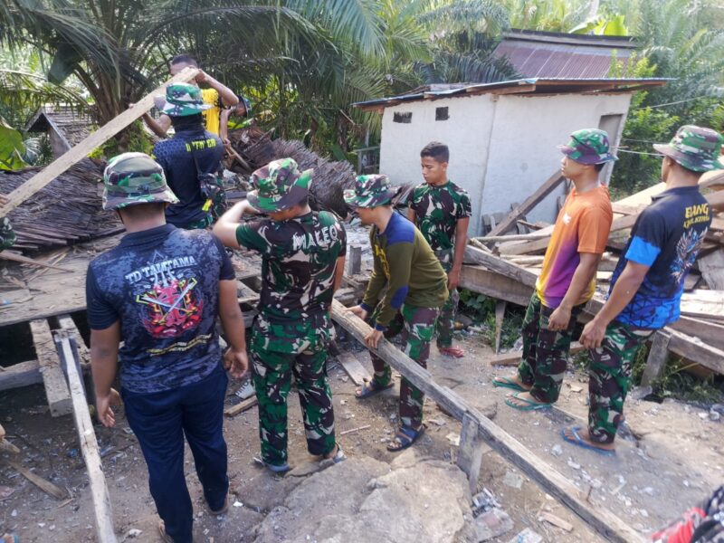 TMMD Ke-128 Kodim 1204/Sanggau Rehab Rumah Warga di Kembayan, Tingkatkan Kesejahteraan