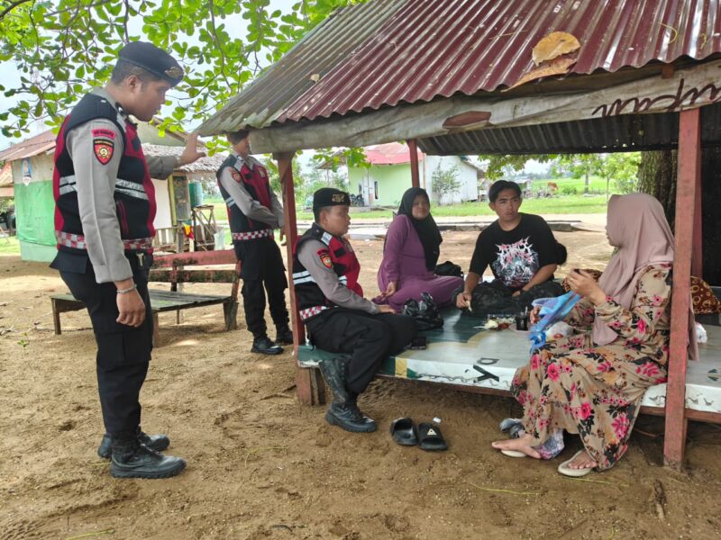 Pamobvit Polres Ketapang Intensifkan Patroli di Pantai Pecal Kinjil Pesisir, Antisipasi Gangguan Kamtibmas
