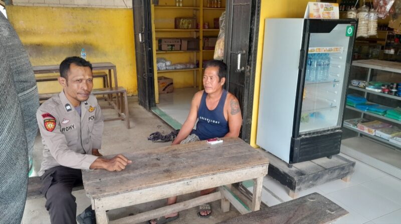 Polisi Sambangi Warung, Edukasi Warga Soal Risiko Karhutla