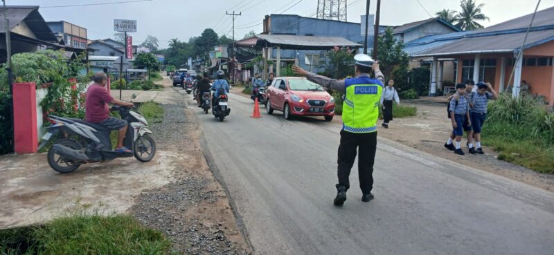 Pelayanan Prima Polsek Mempawah Hulu, Strong Point Pagi di Titik Strategis