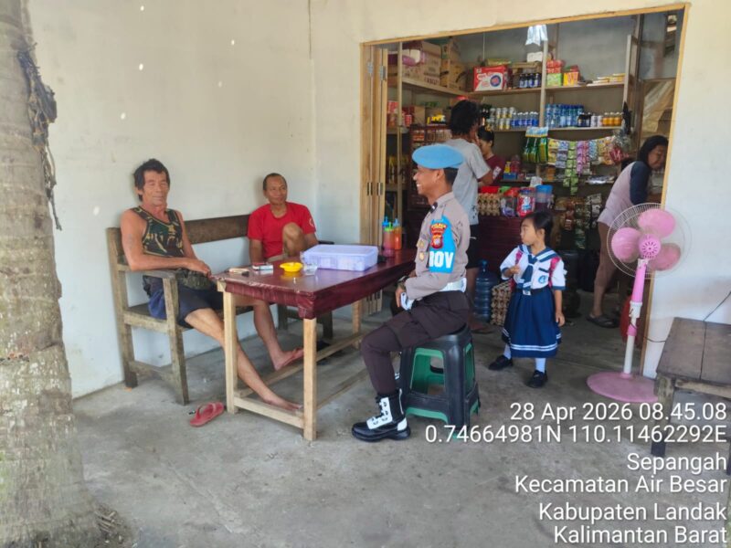 Polisi Sahabat Warga, Kanit Provos Air Besar Bangun Kedekatan di Warung