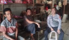 Kanit Lantas Polsek Mempawah Hulu Sambangi Warga, Sampaikan Pesan Kamtibmas dan Keselamatan Lalu Lintas