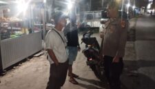 Melalui Patroli Malam, Polsek Mandor Bangun Kedekatan dengan Warga dan Sampaikan Pesan Kamtibmas
