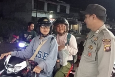 Patroli Malam Humanis, Polisi Sengah Temila Sapa Remaja Putri