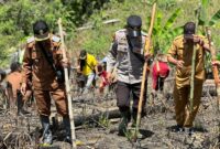 Kapolsek Iptu Selamet Santoso Dorong Ketahanan Pangan Lewat Penanaman Jagung