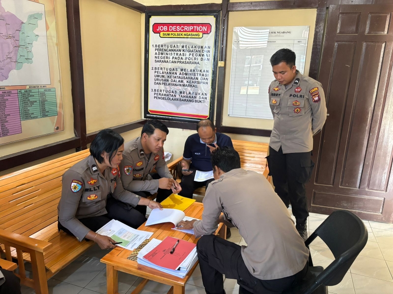 Siwas Polres Landak Supervisi Polsek Ngabang, Tingkatkan Pengawasan dan Kinerja Personel