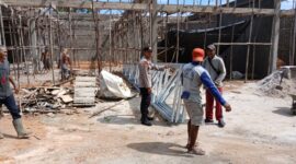 Polsek Mandor Perkuat Kedekatan dengan Warga Lewat Patroli di Lokasi Bangunan